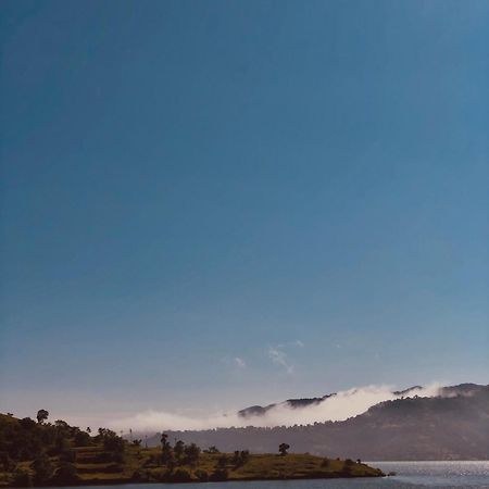 Swiss Lake Resort 라바사 외부 사진