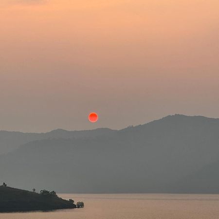 Swiss Lake Resort 라바사 외부 사진