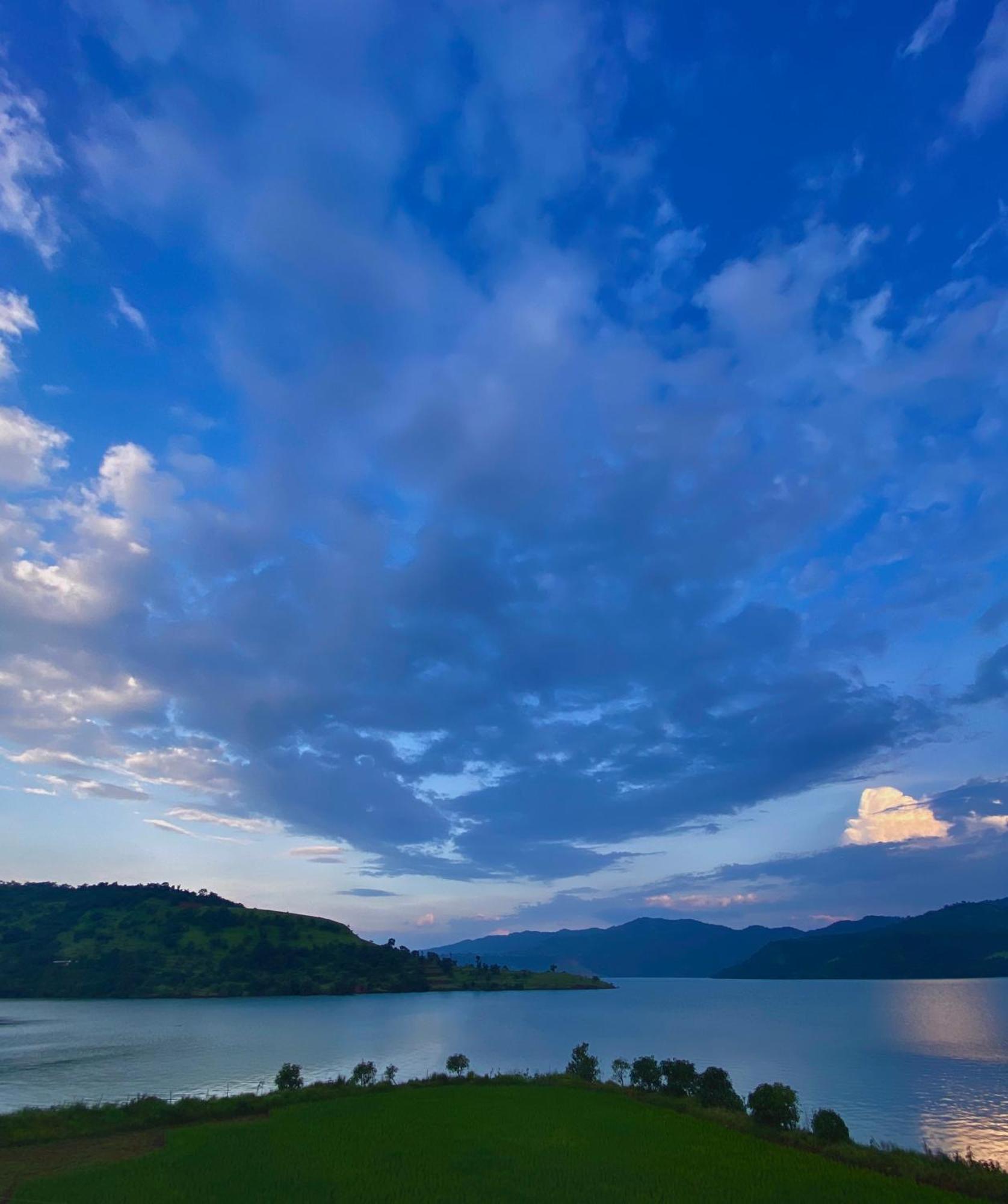 Swiss Lake Resort 라바사 외부 사진