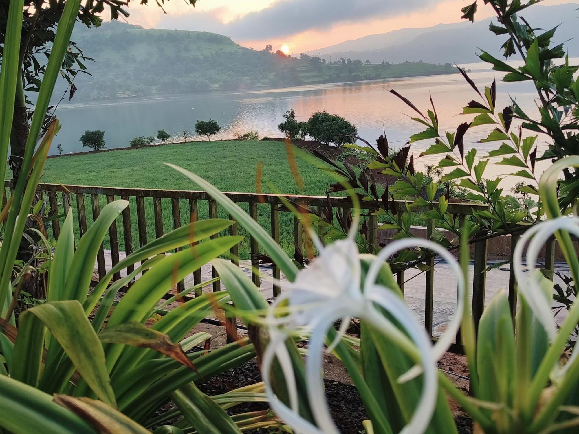 Swiss Lake Resort 라바사 외부 사진