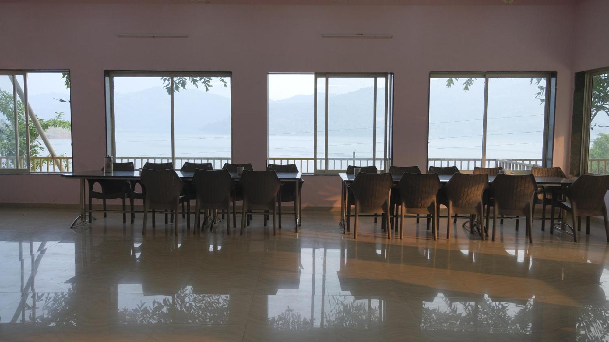 Swiss Lake Resort 라바사 외부 사진