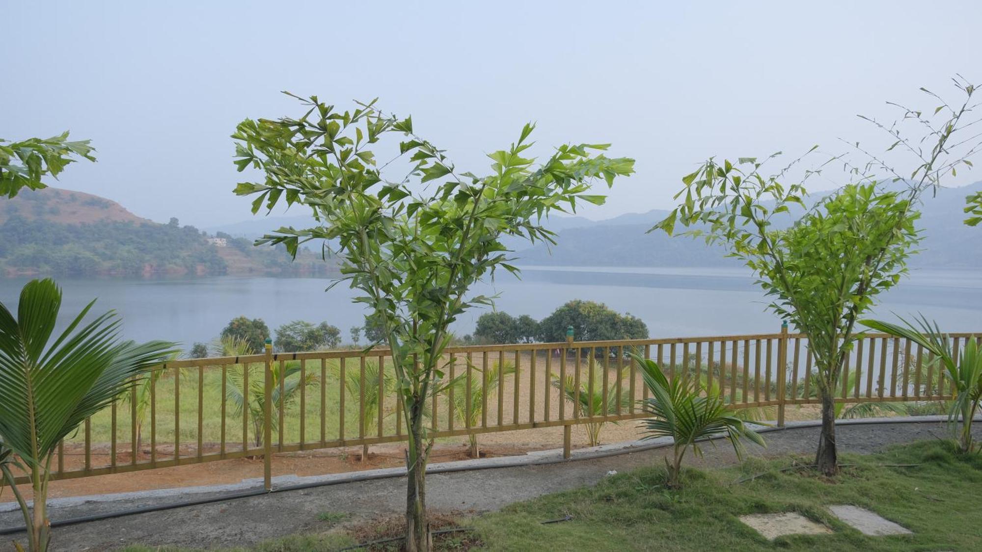 Swiss Lake Resort 라바사 외부 사진